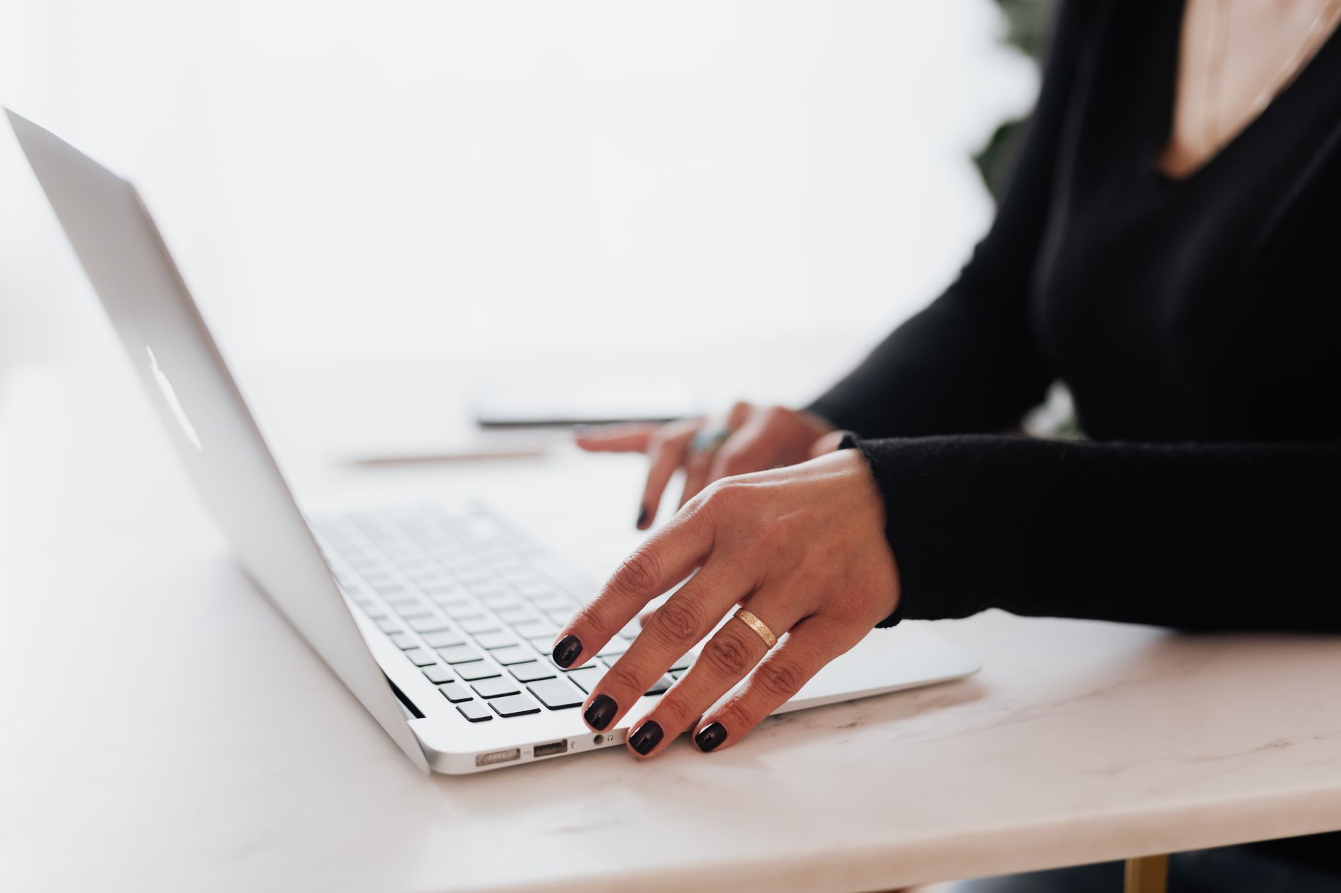 A shop owner researching bloggers and reviewers in their niche