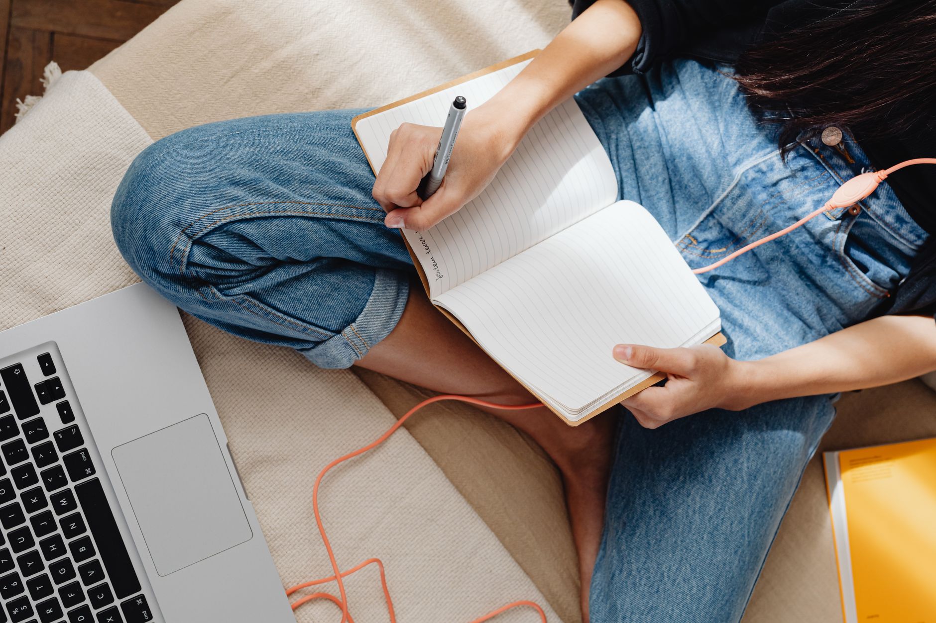 A reader signing up to an email list after reading a blog post