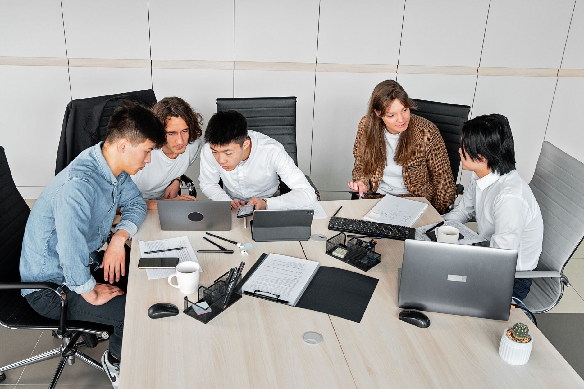 A product manager and marketing lead aligning their messaging