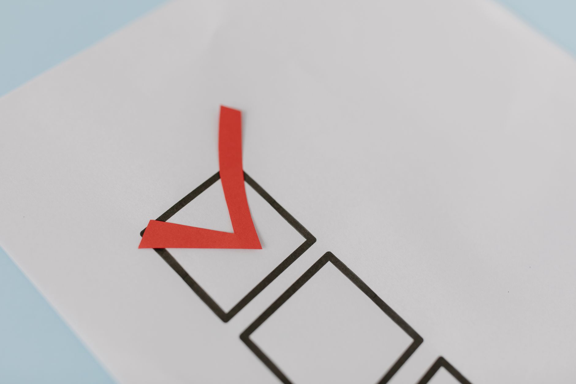 A course creator working through a launch checklist