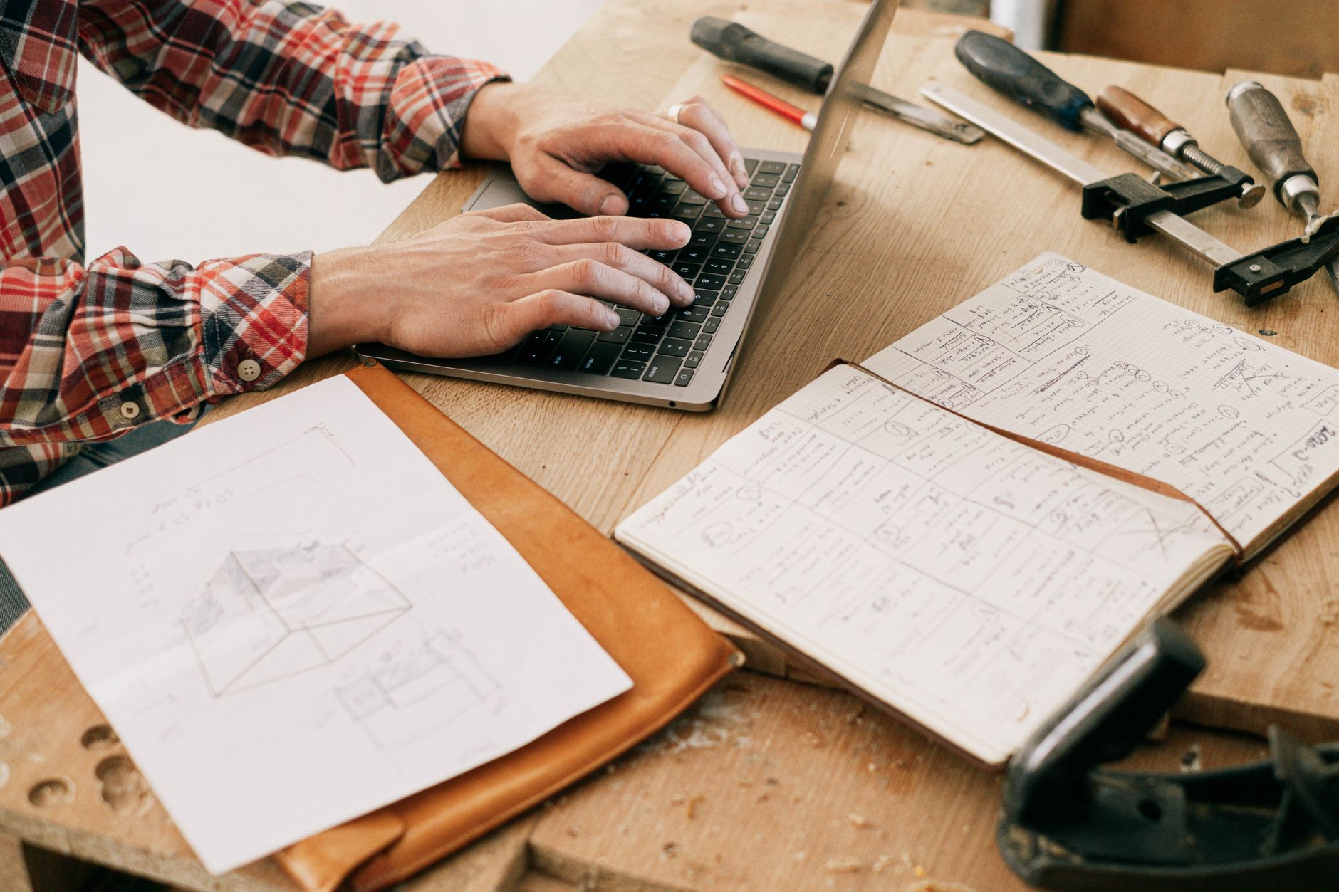 A maker planning a single Cyber Monday offer around one product