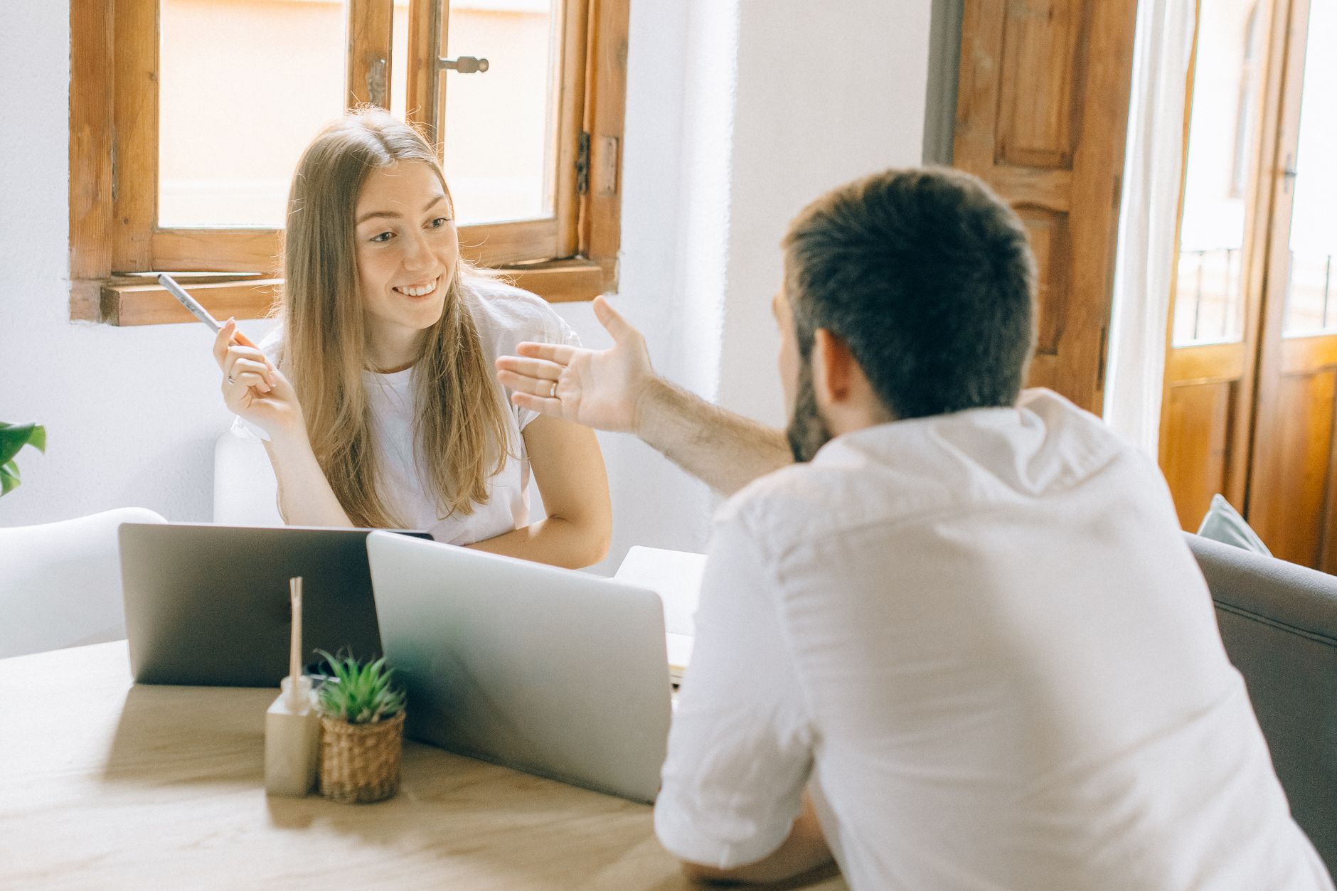 A specialist tutor discussing a niche topic with a client