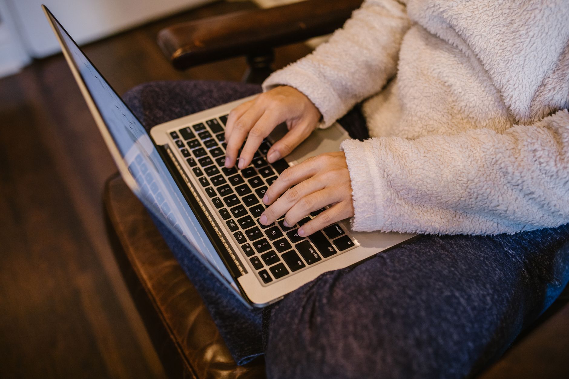 A tutor writing a course page built around a chosen keyword