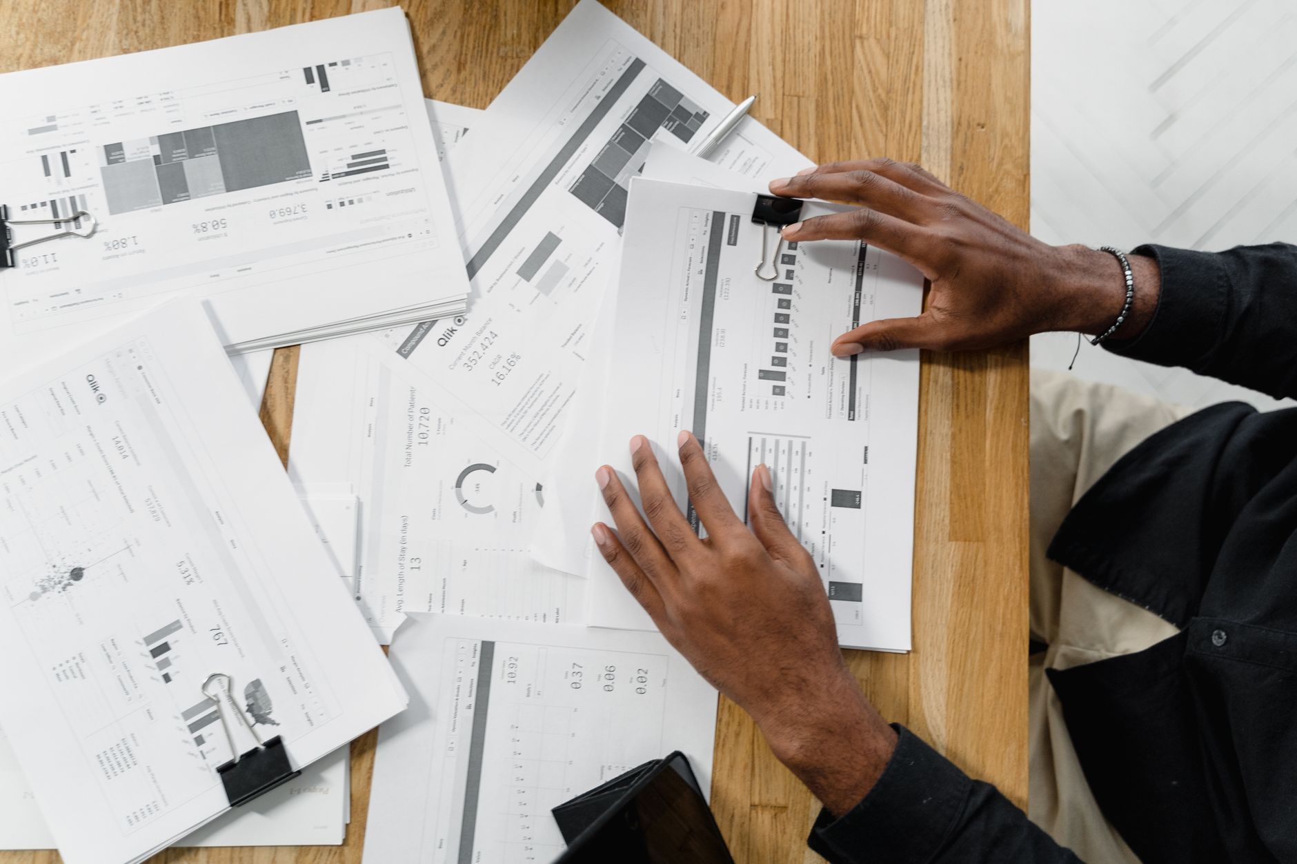 A small business marketer weighing up a LinkedIn ad budget