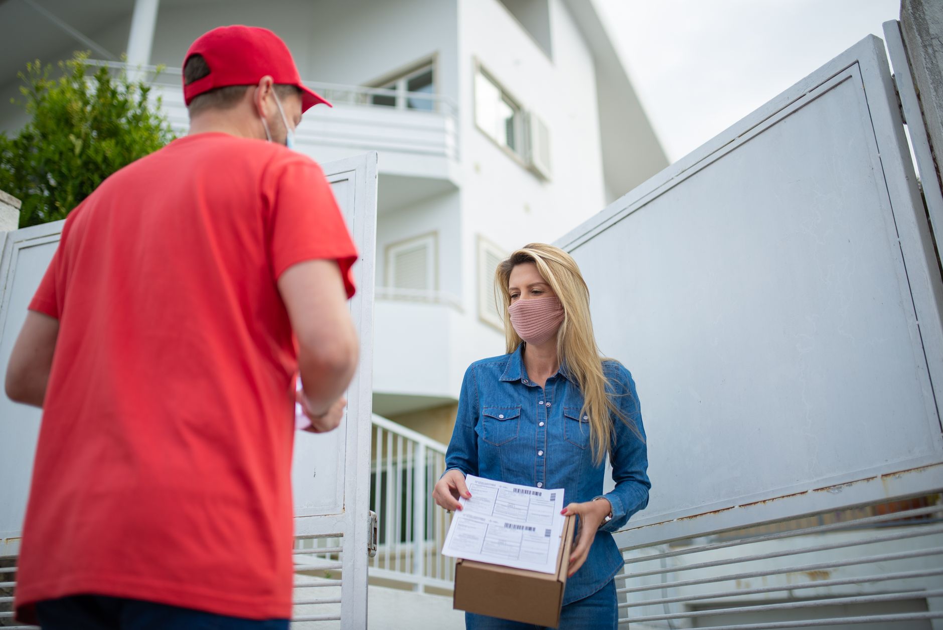A tradesperson talking directly with a customer about their need