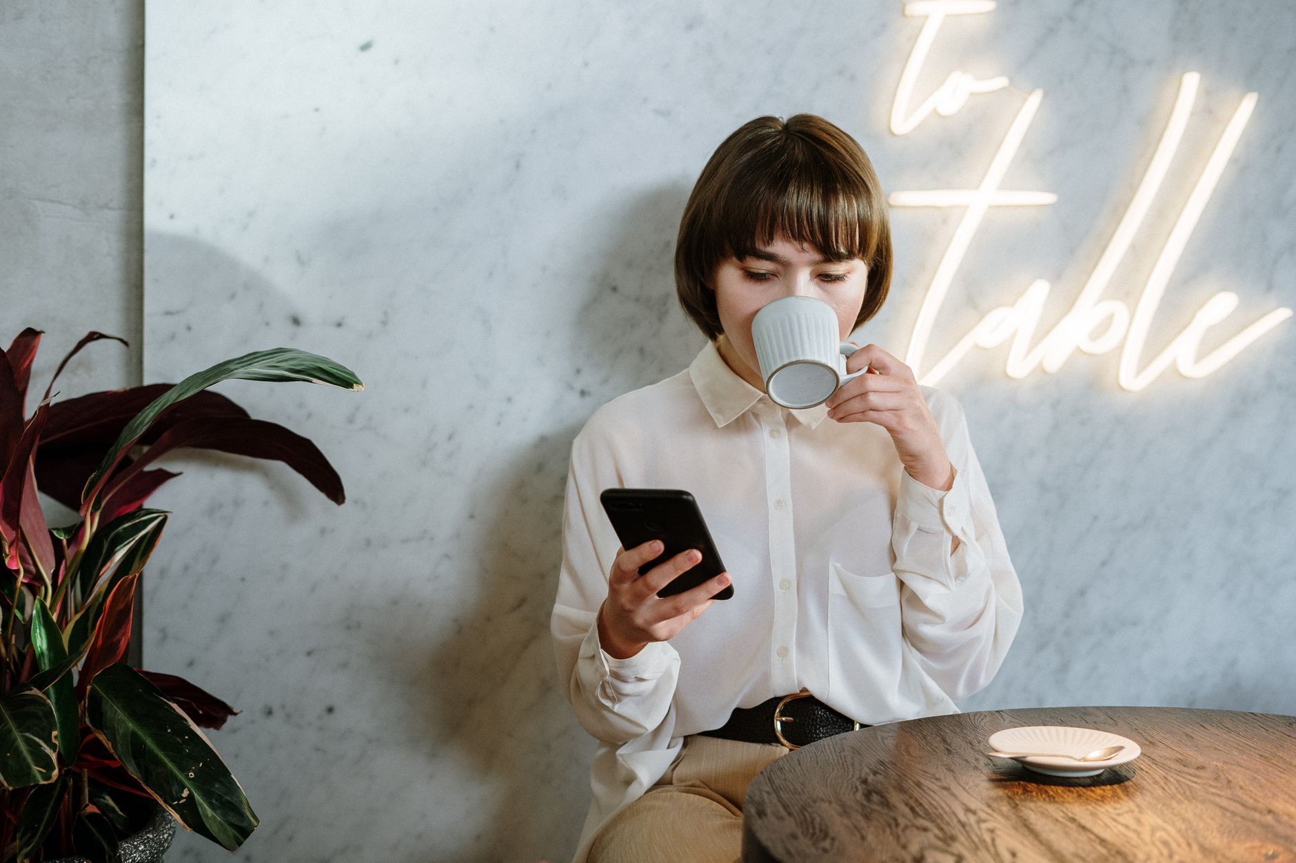 A customer checking reviews before choosing a local business