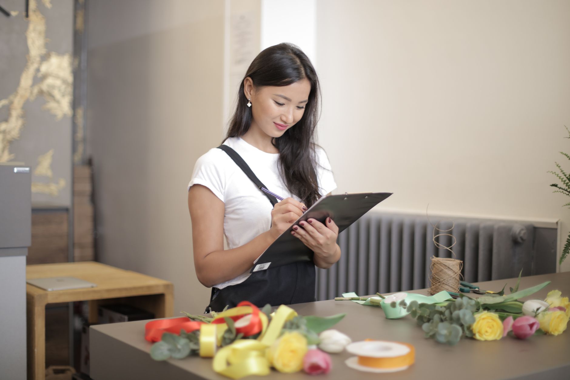 A founder planning steady weekly posts and a short-term offer separately